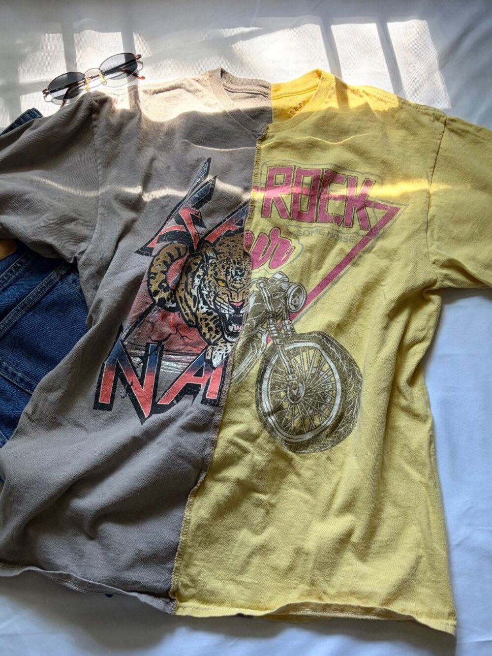 trust the universe | size m — yellow and beige vintage rock tee